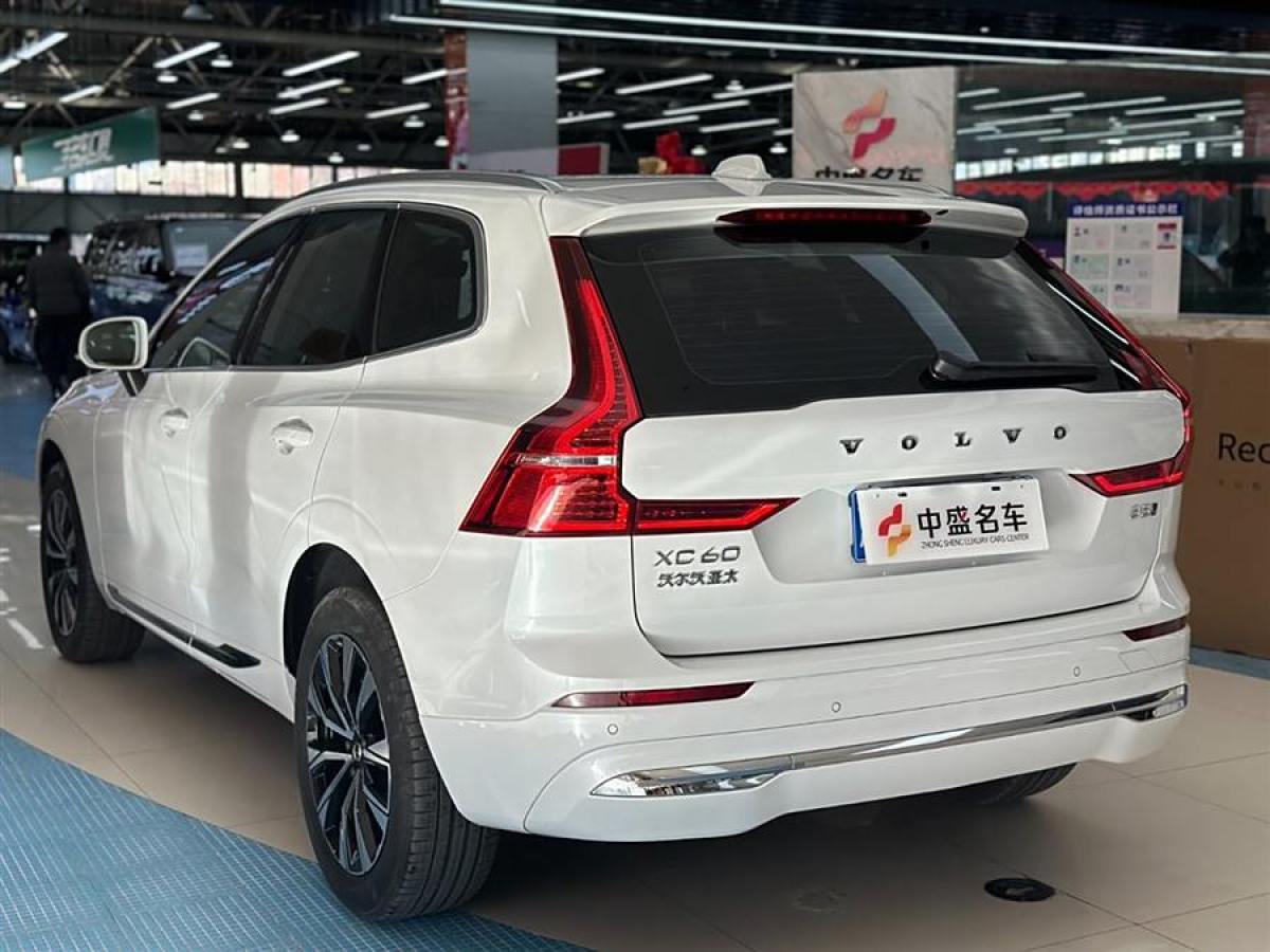 沃爾沃 XC60  2023款 B5 四驅(qū)智遠豪華版圖片