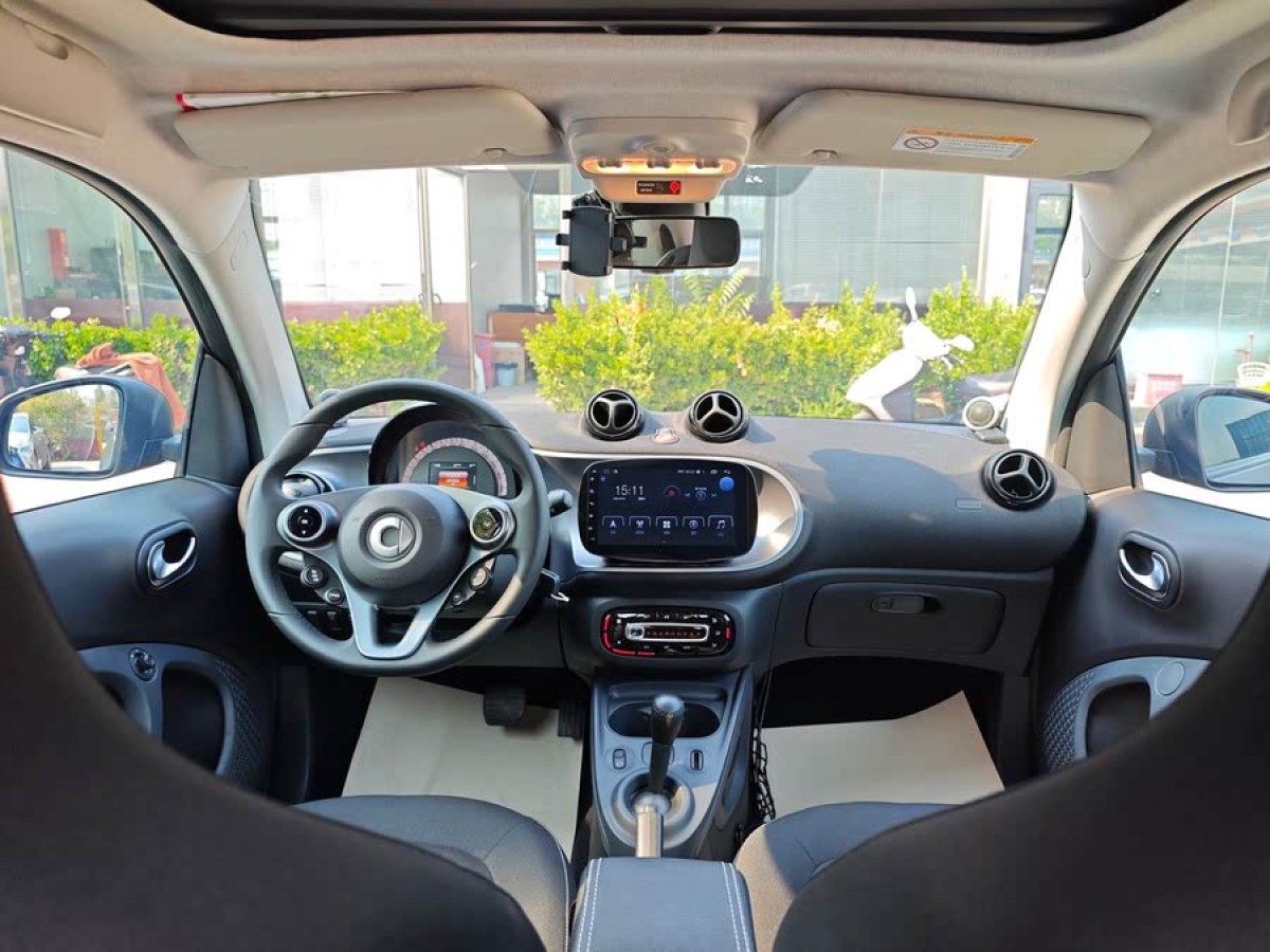 smart fortwo  2019款 0.9T 66千瓦硬頂動(dòng)擎版 國VI圖片