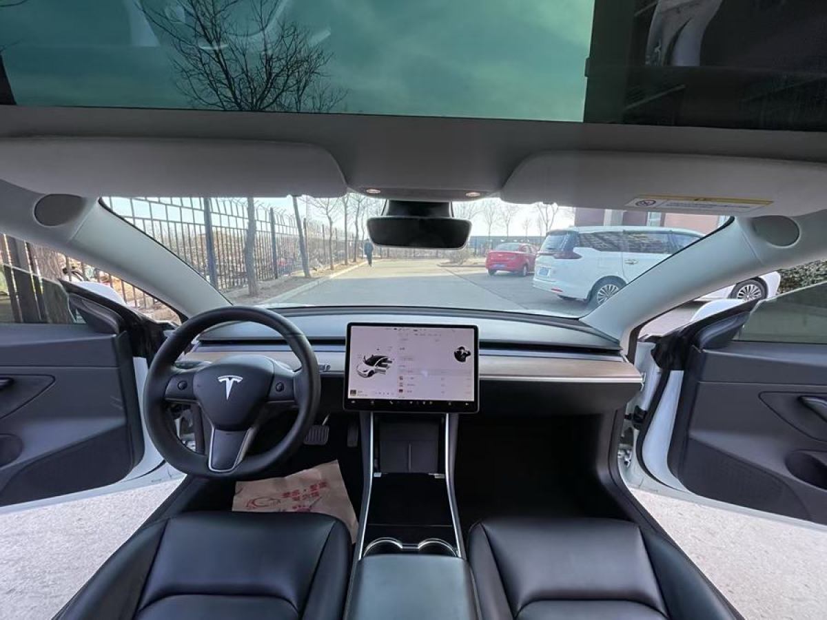 特斯拉 Model 3  2020款 改款 標(biāo)準(zhǔn)續(xù)航后驅(qū)升級(jí)版圖片