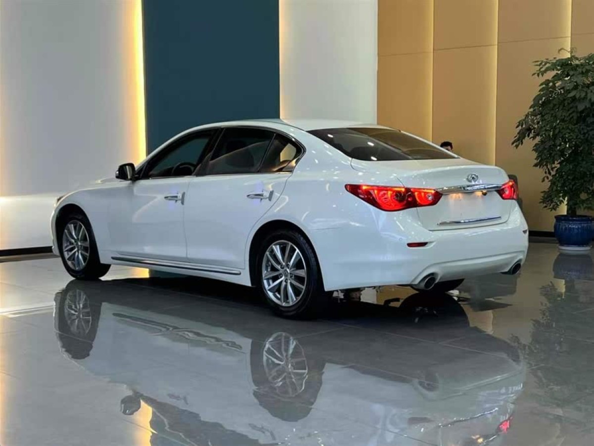 英菲尼迪 Q50L  2016款 2.0T 悅享版圖片