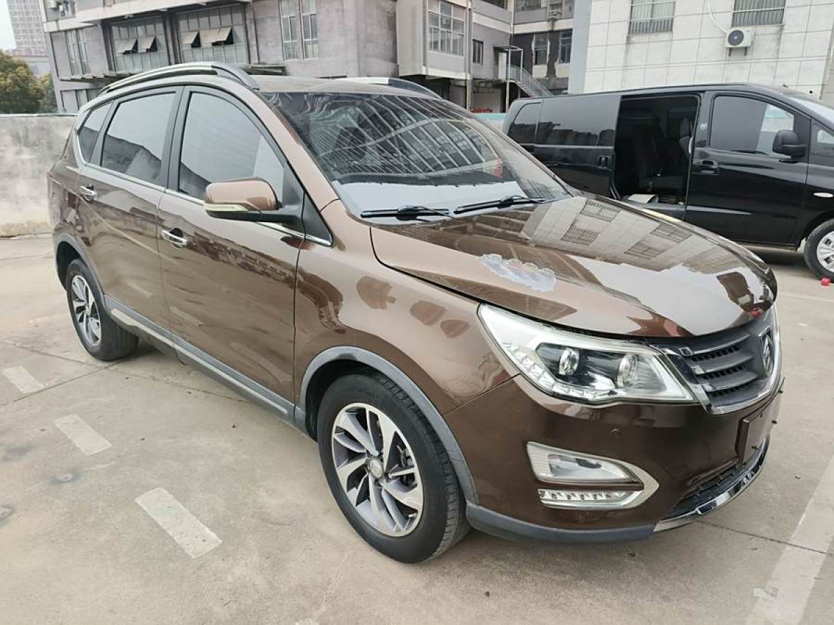 寶駿 560  2015款 1.8L 手動豪華型圖片