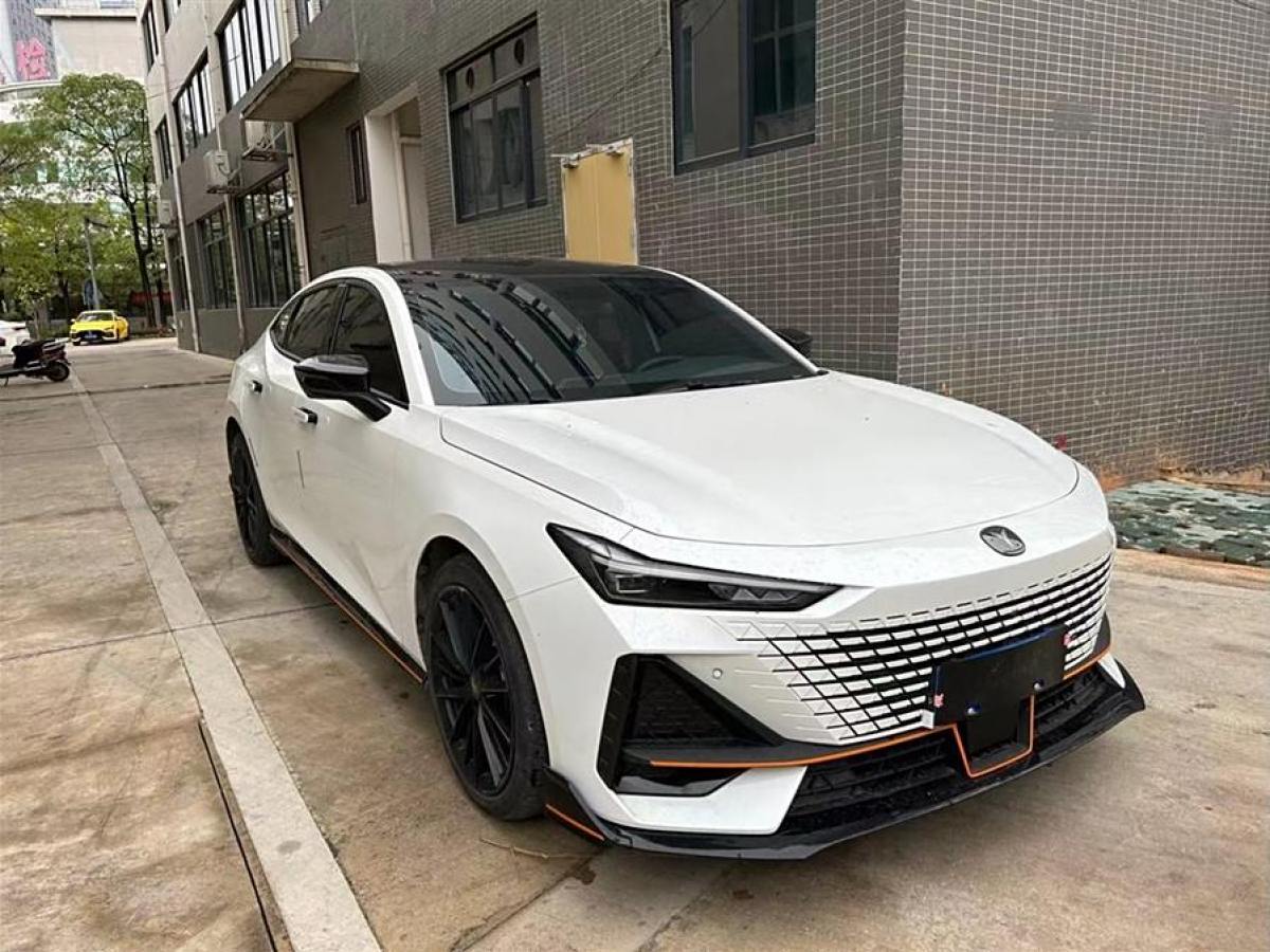 長安 長安UNI-V  2022款 1.5T 運動版圖片