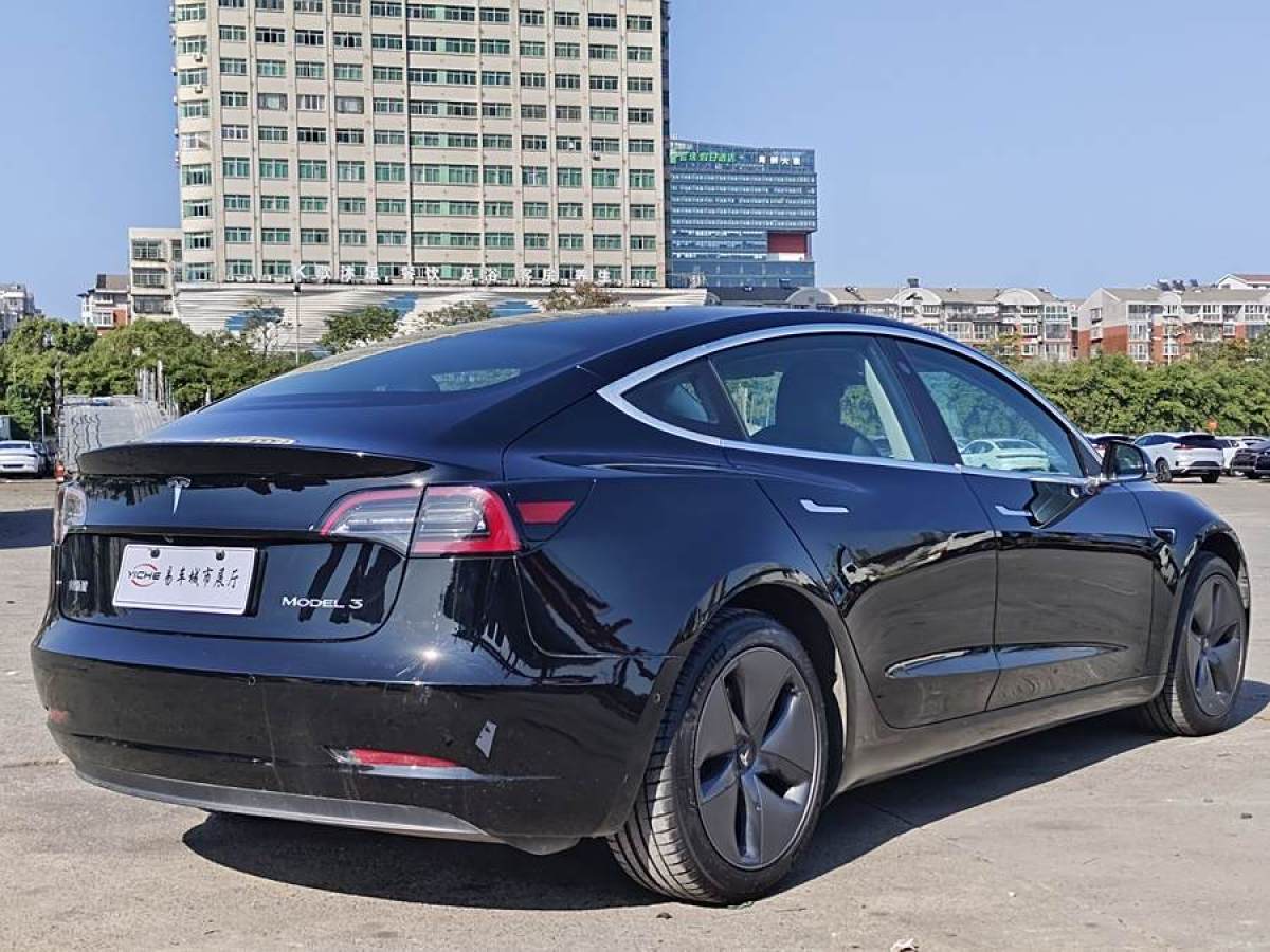 特斯拉 Model 3  2020款 改款 標(biāo)準(zhǔn)續(xù)航后驅(qū)升級版圖片