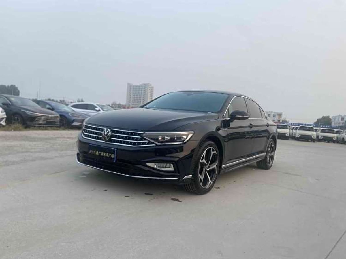 大众 迈腾  2023款 200万辆纪念版 330TSI DSG豪华型图片