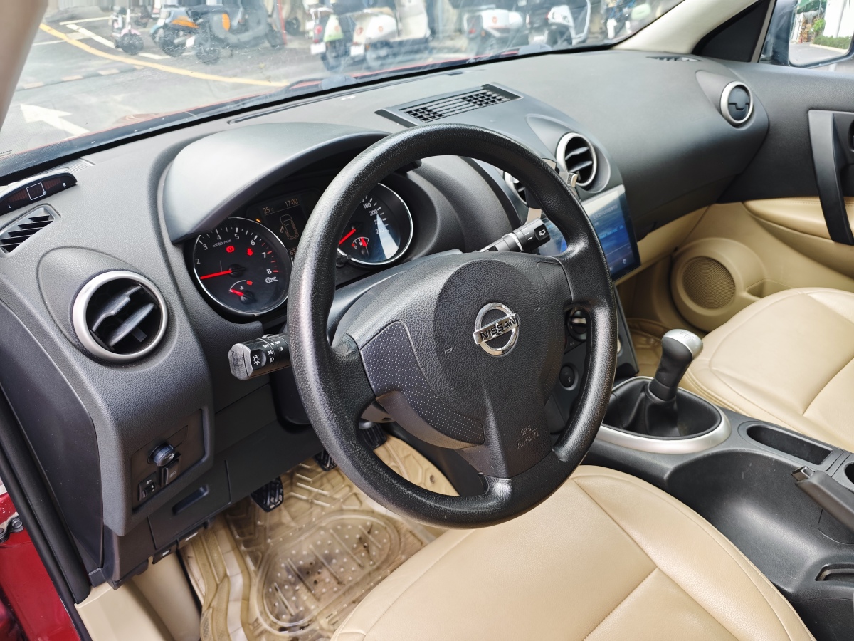 日產(chǎn) 逍客  2011款 1.6XE 風(fēng) 5MT 2WD圖片