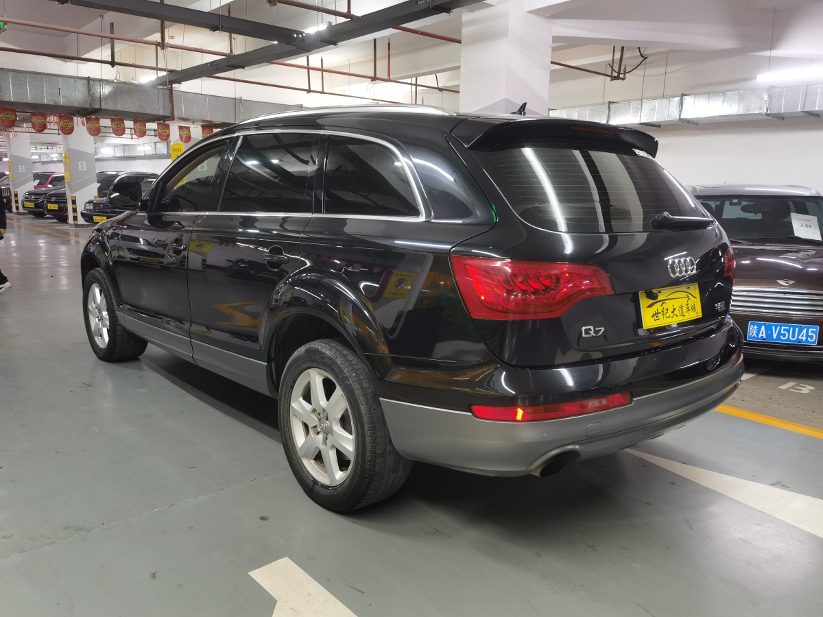 奧迪 奧迪Q7  2013款 35 TFSI 進(jìn)取型圖片