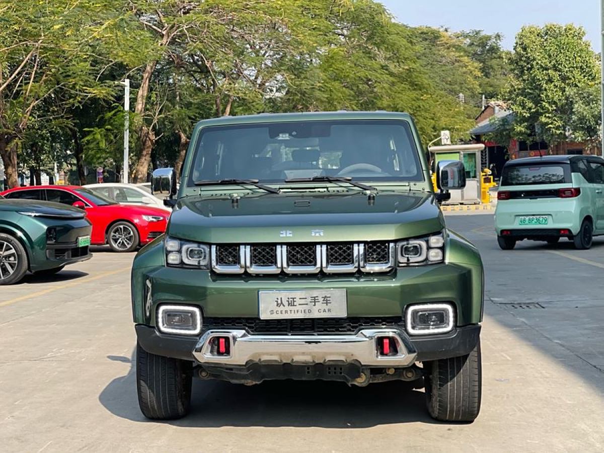 北京 BJ40  2020款 2.0T 自動(dòng)四驅(qū)城市獵人版至尊型圖片