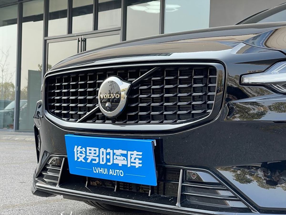 沃爾沃 V60  2023款 B5 智雅運動版圖片