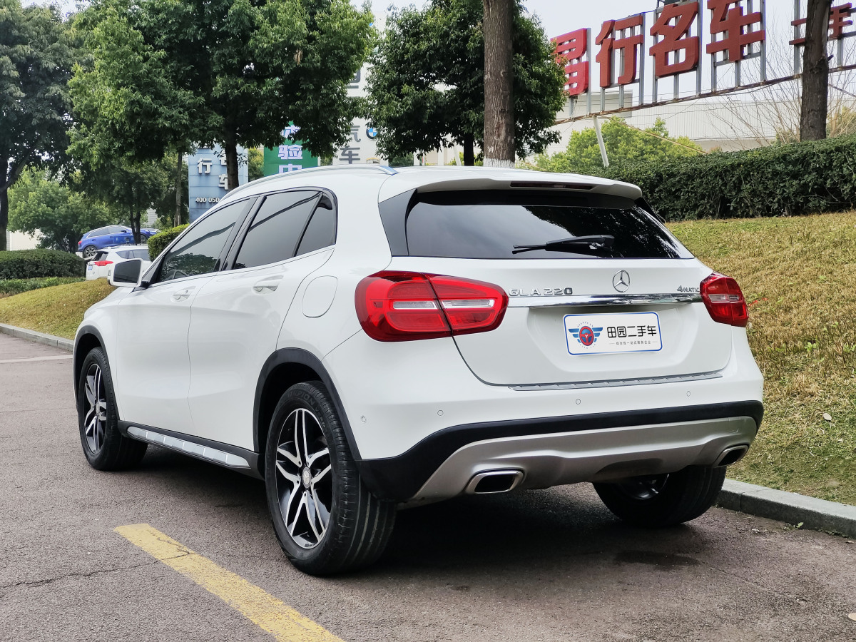 2016年4月奔馳 奔馳GLA  2016款 GLA 220 4MATIC 時(shí)尚型