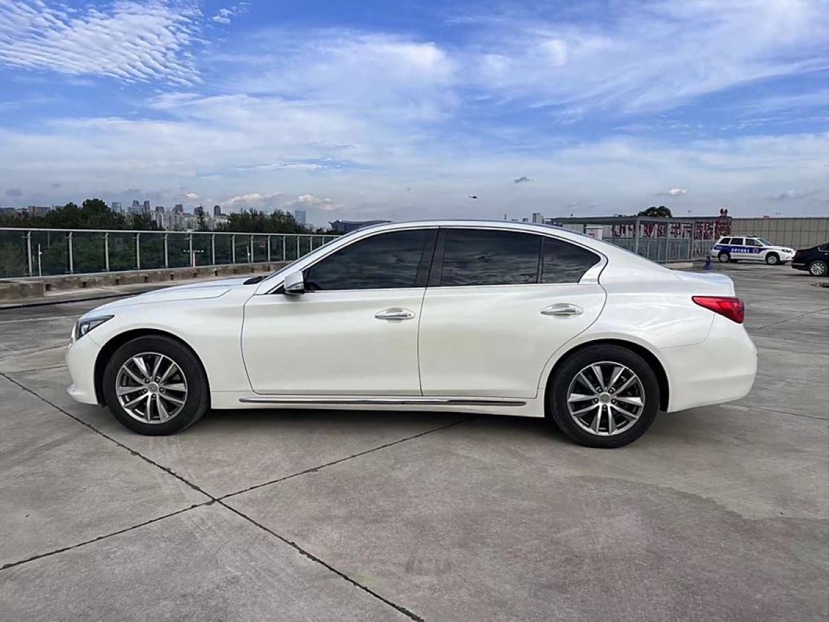 英菲尼迪 Q50L  2016款 2.0T 舒適版圖片