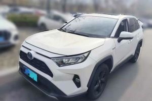 RAV4荣放 丰田 2.0L CVT两驱尊贵版