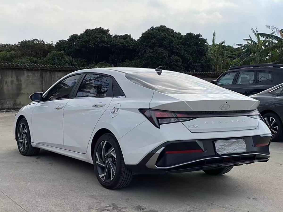 現(xiàn)代 伊蘭特  2023款 1.5L CVT GLX精英版圖片