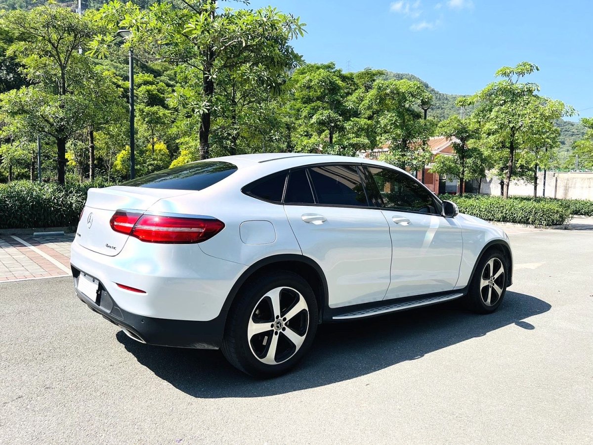 奔馳 奔馳GLC  2023款 GLC 300 4MATIC 轎跑SUV圖片