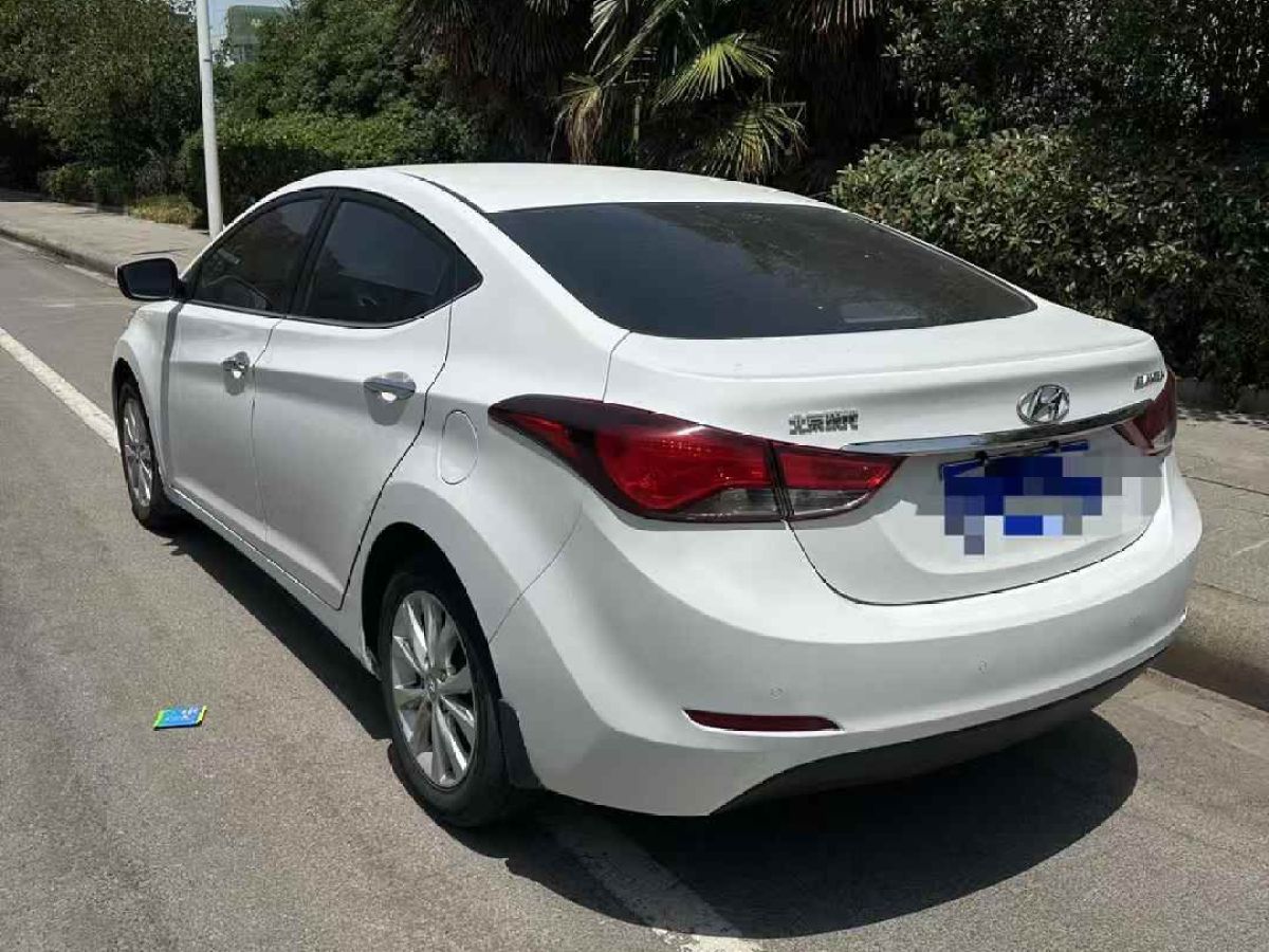 現(xiàn)代 朗動  2016款 1.6L 手動時尚型圖片