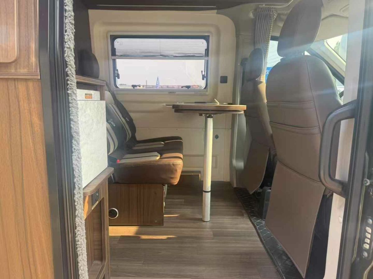 上汽大通 RV80  2021款 2.0T生活家V80房車橫床圖片