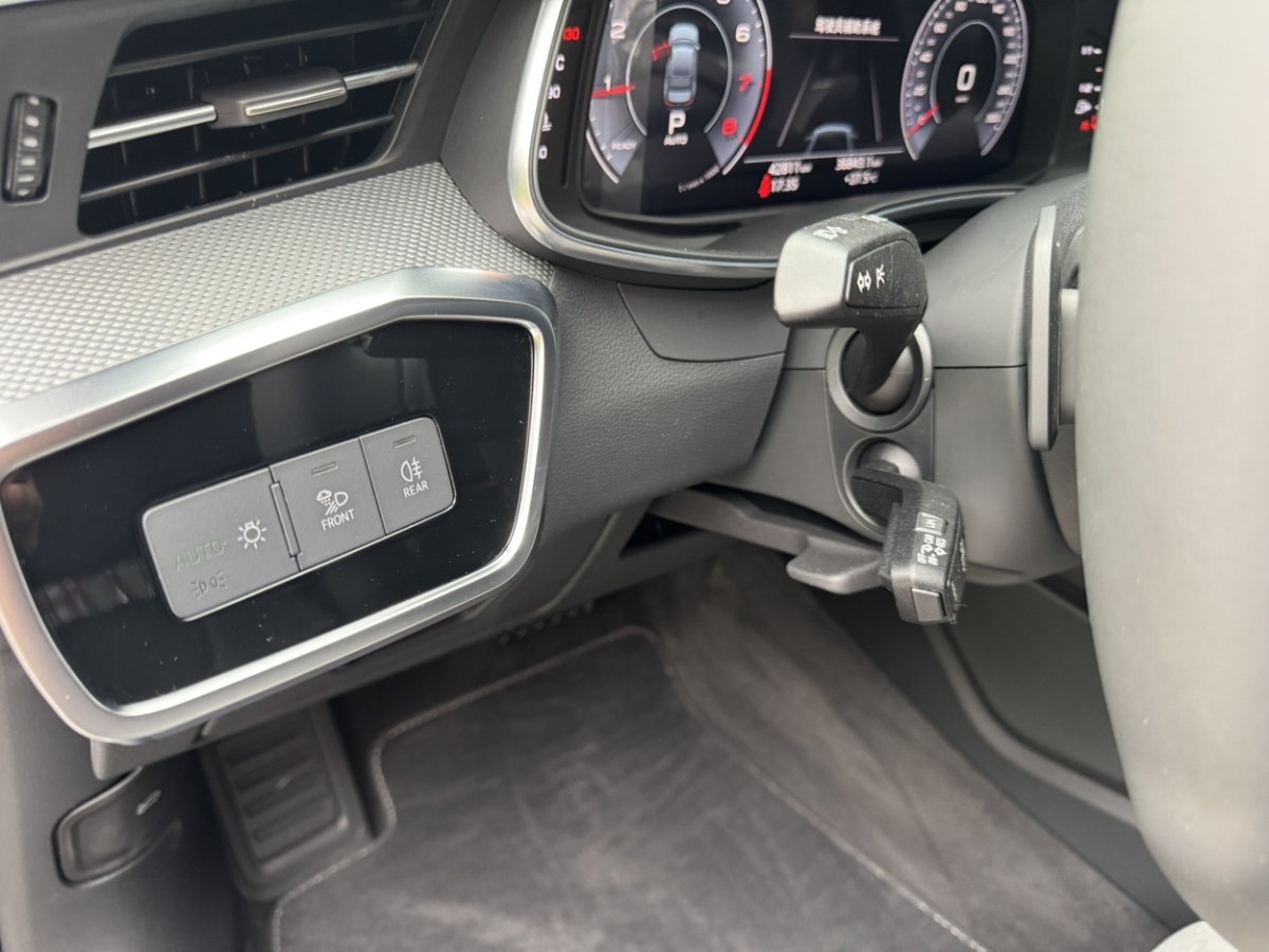 2020年10月奧迪 奧迪A6L  2021款 40 TFSI 豪華動(dòng)感型