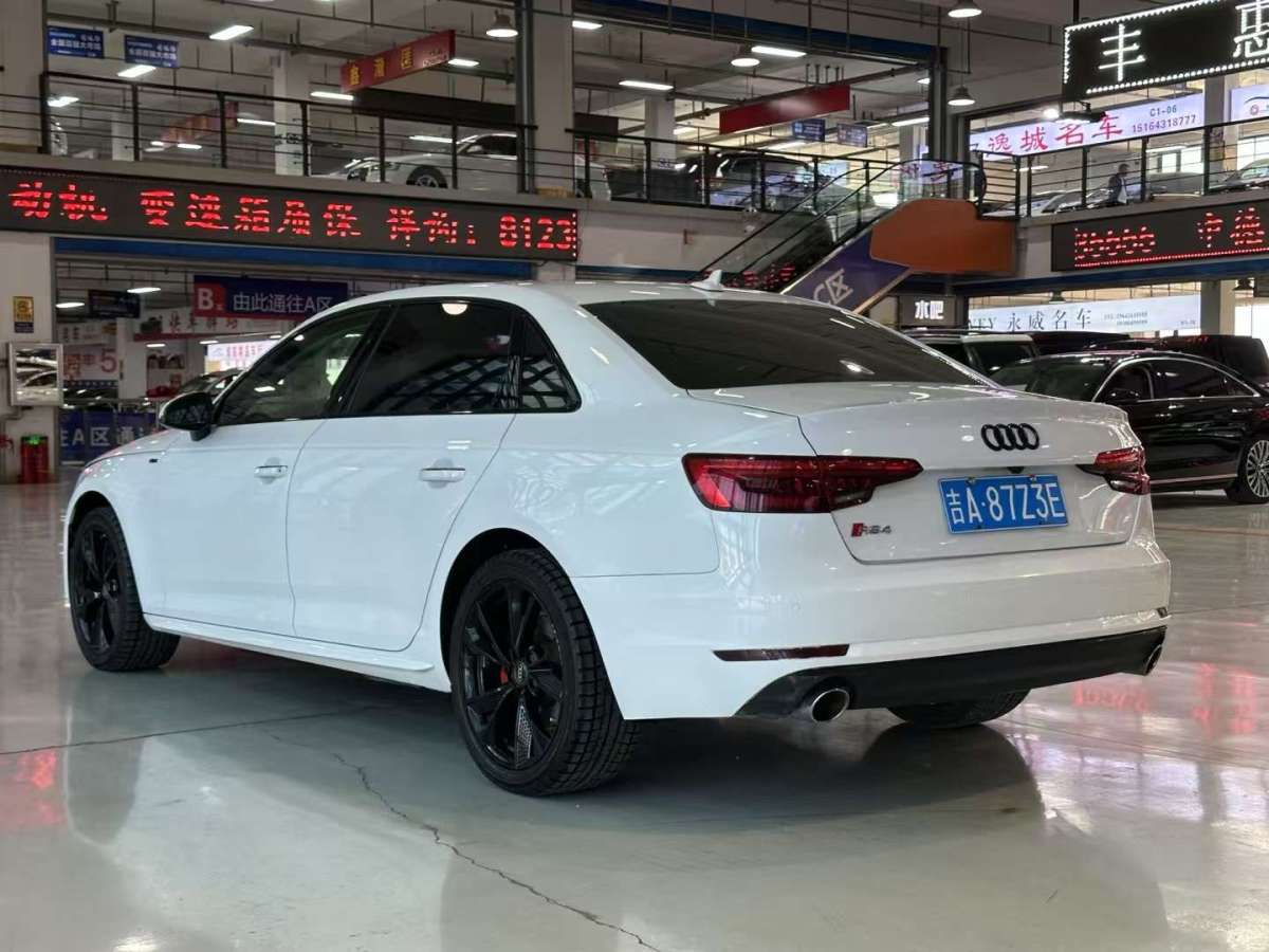 奧迪 奧迪A4L  2017款 40 TFSI 時(shí)尚型圖片