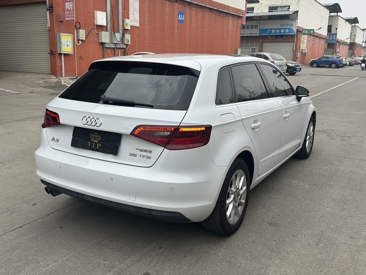 奧迪 奧迪A3  2015款 Sportback 35 TFSI 百萬紀(jì)念智領(lǐng)型圖片