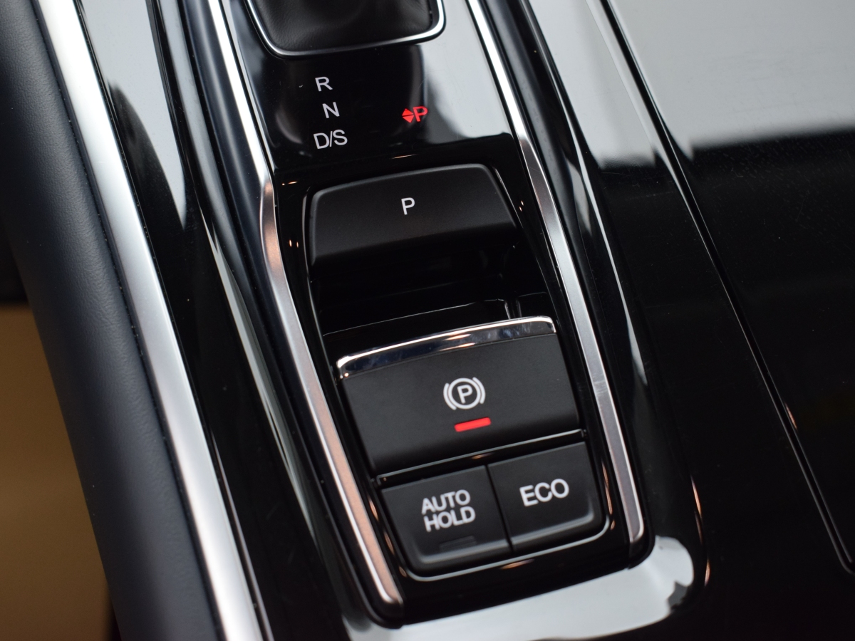 廣汽傳祺 M8  2024款 領(lǐng)秀系列 390T 尊享版圖片