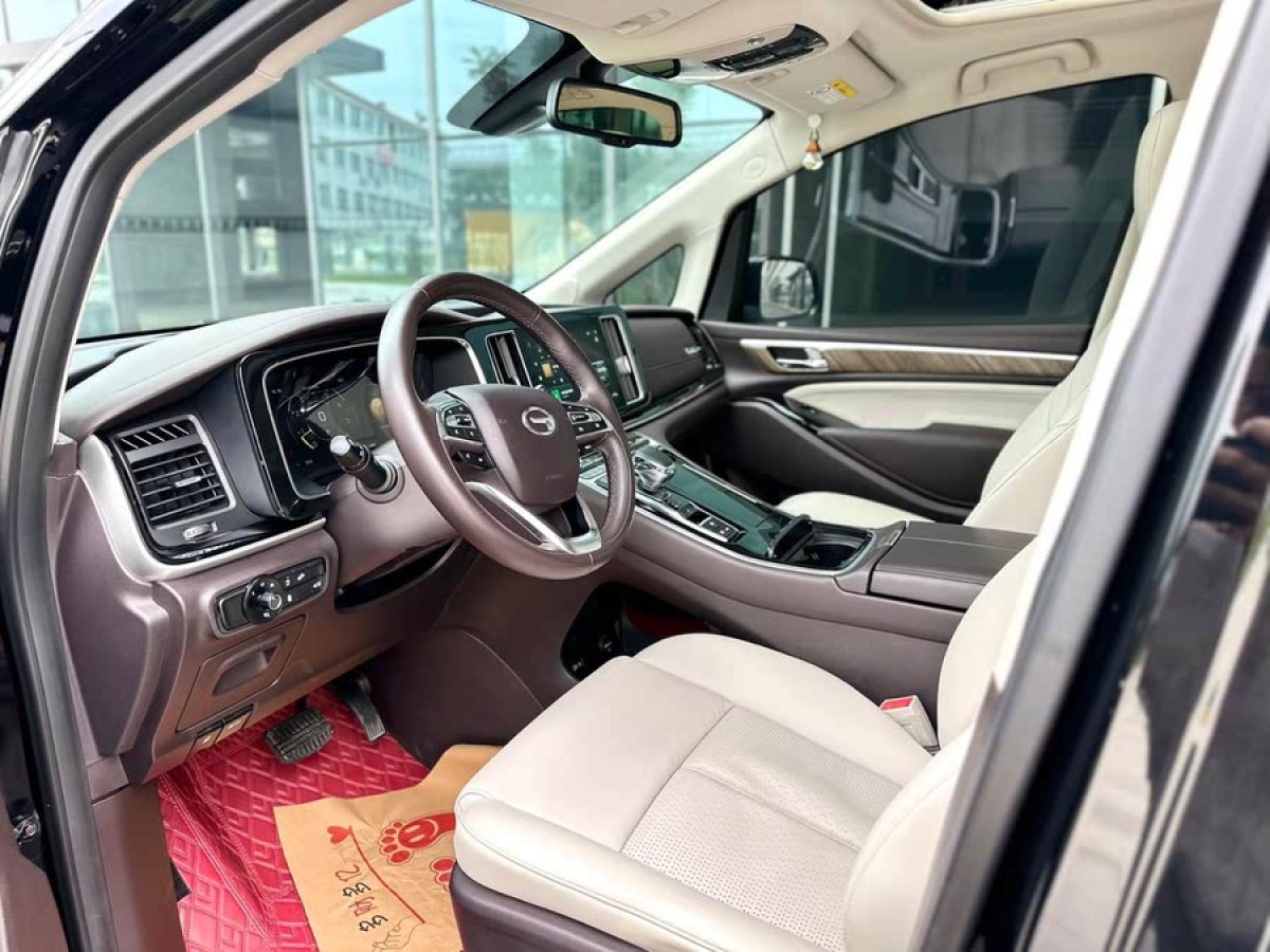 廣汽傳祺 M8  2021款 領(lǐng)秀系列 390T 尊貴版圖片