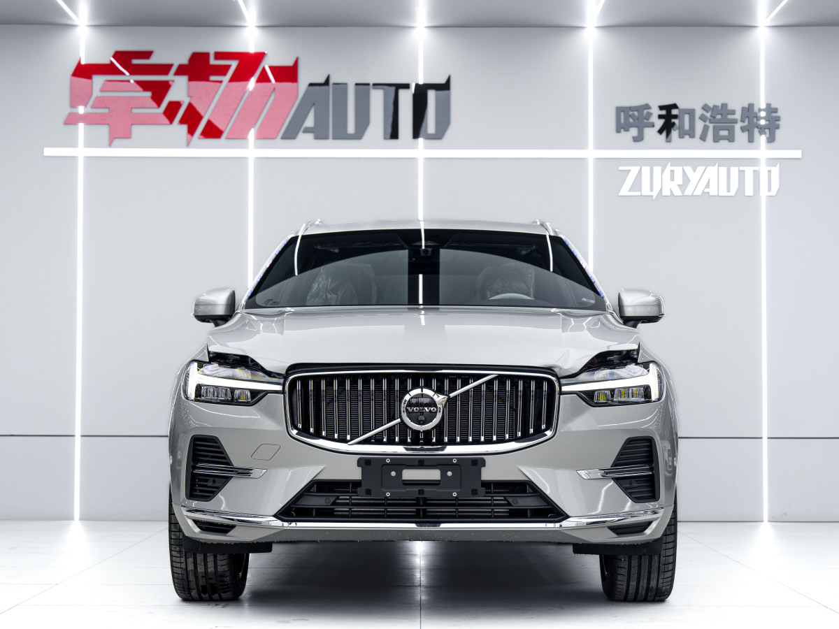 沃爾沃 XC60新能源  2024款 T8 插電混動 長續(xù)航四驅(qū)智遠(yuǎn)豪華版圖片