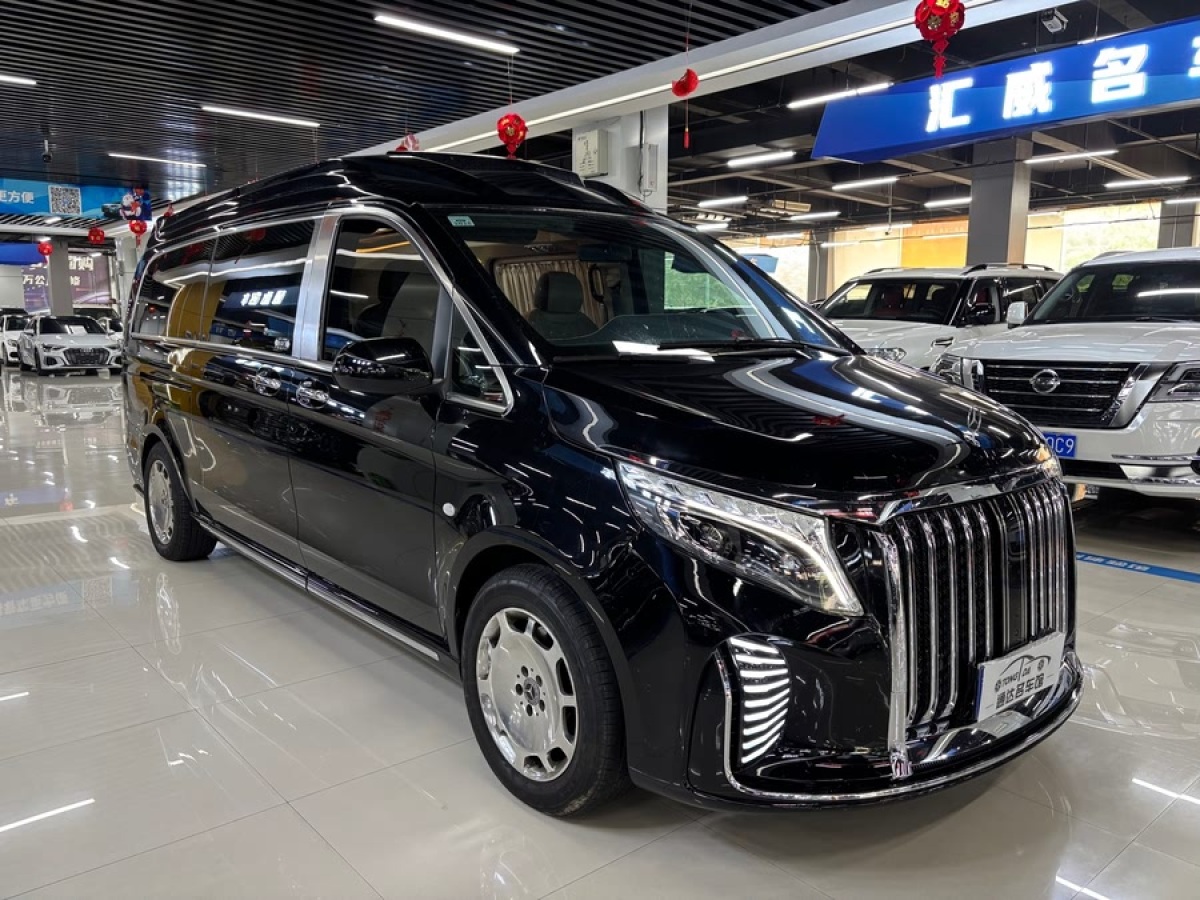 奔馳 威霆  2023款 2.0T 商務(wù)版 7座圖片