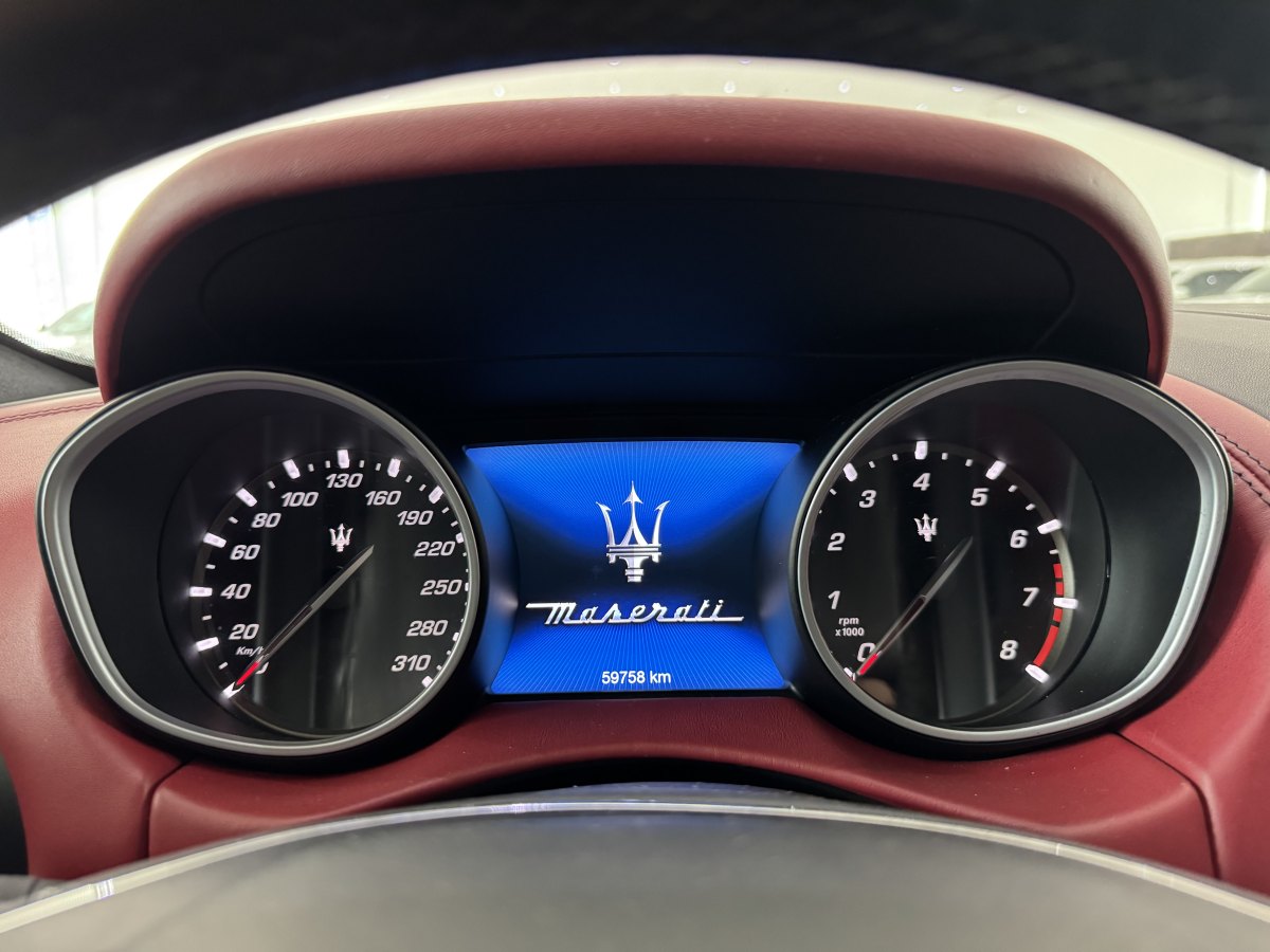 2019年7月瑪莎拉蒂 Levante  2019款 3.0T 350Hp 標(biāo)準(zhǔn)版 國(guó)VI