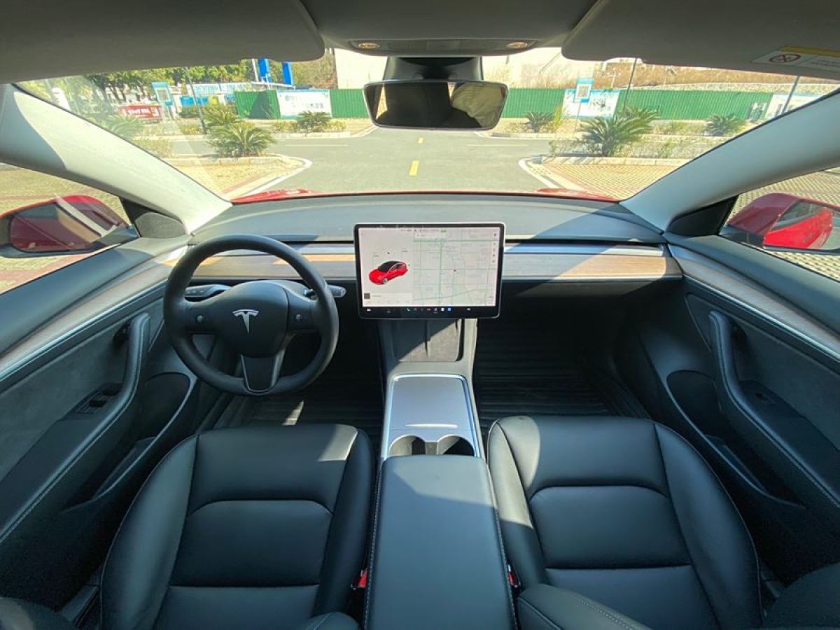 特斯拉 Model 3  2021款 改款 標準續(xù)航后驅升級版圖片