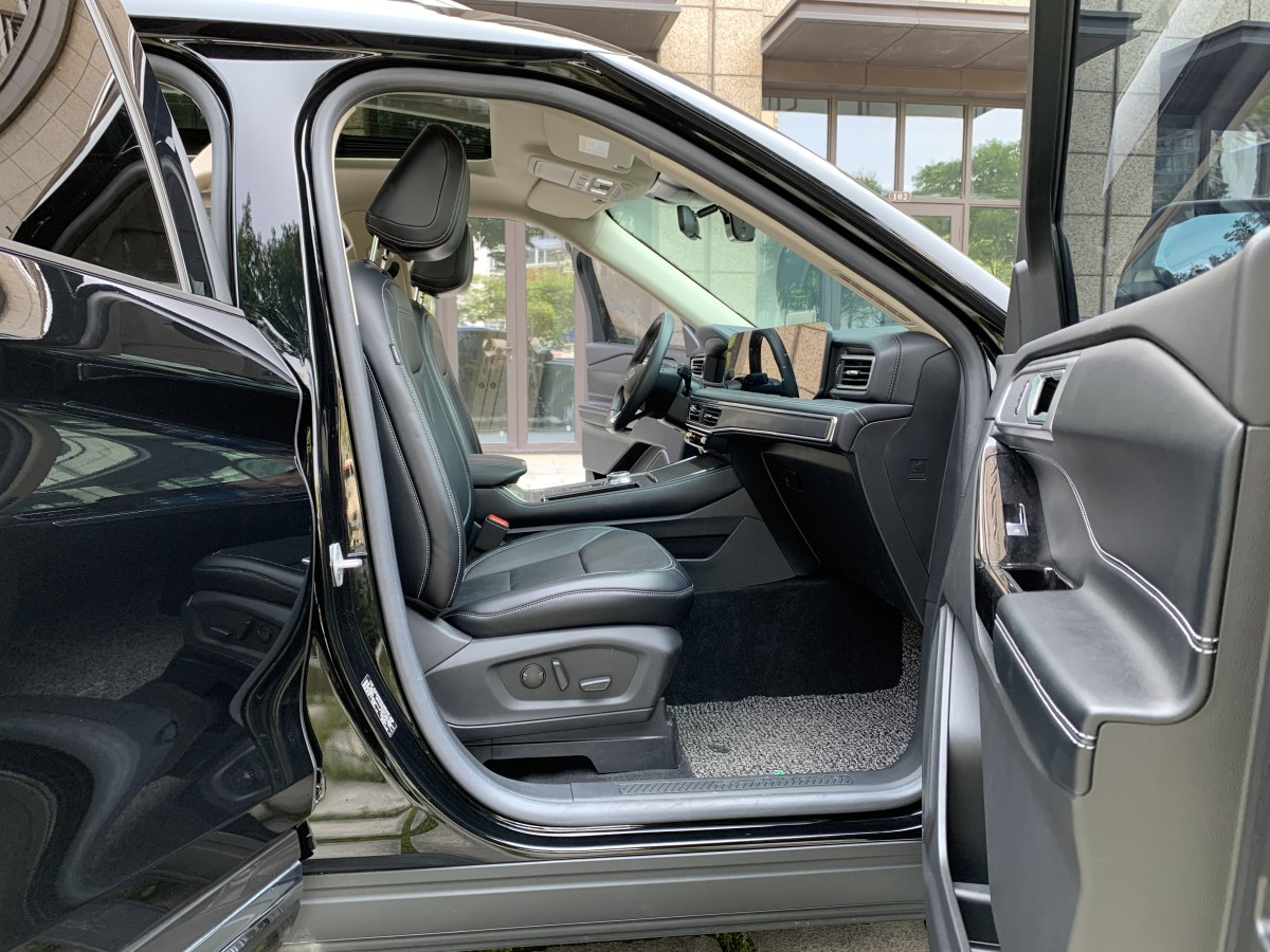 福特 探險(xiǎn)者  2023款 EcoBoost 285 后驅(qū)風(fēng)尚版 7座圖片