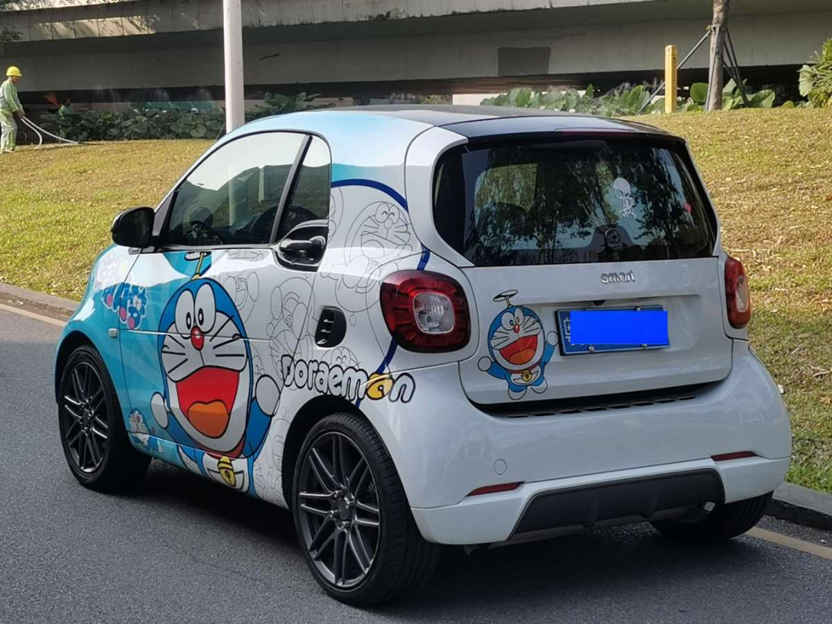 smart fortwo  2018款 0.9T 66千瓦硬頂耀目灰特別版圖片