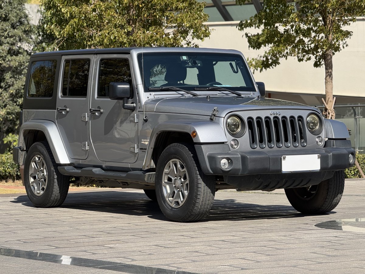 Jeep 牧馬人  2015款 2.8TD Sahara 四門(mén)舒享版圖片