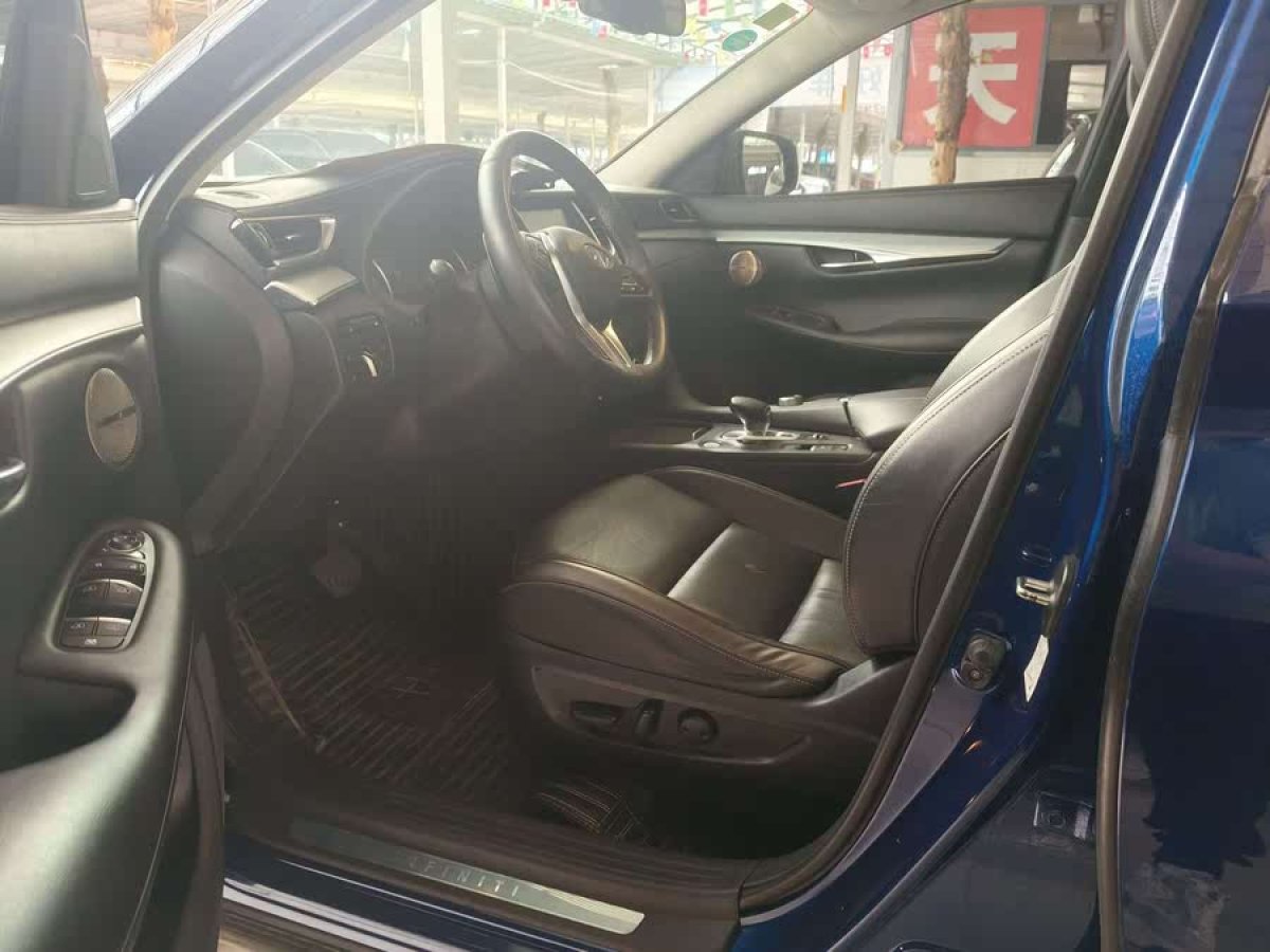 英菲尼迪 QX50  2018款 2.0T 四驅(qū)菁英版圖片