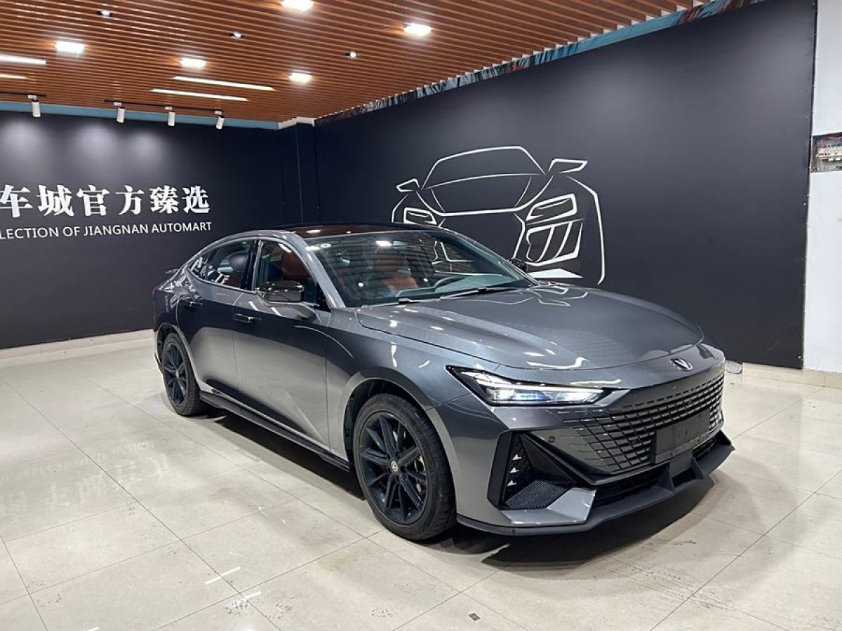 長(zhǎng)安 長(zhǎng)安UNI-V 智電iDD  2023款 智電iDD 1.5T 113km智酷型圖片