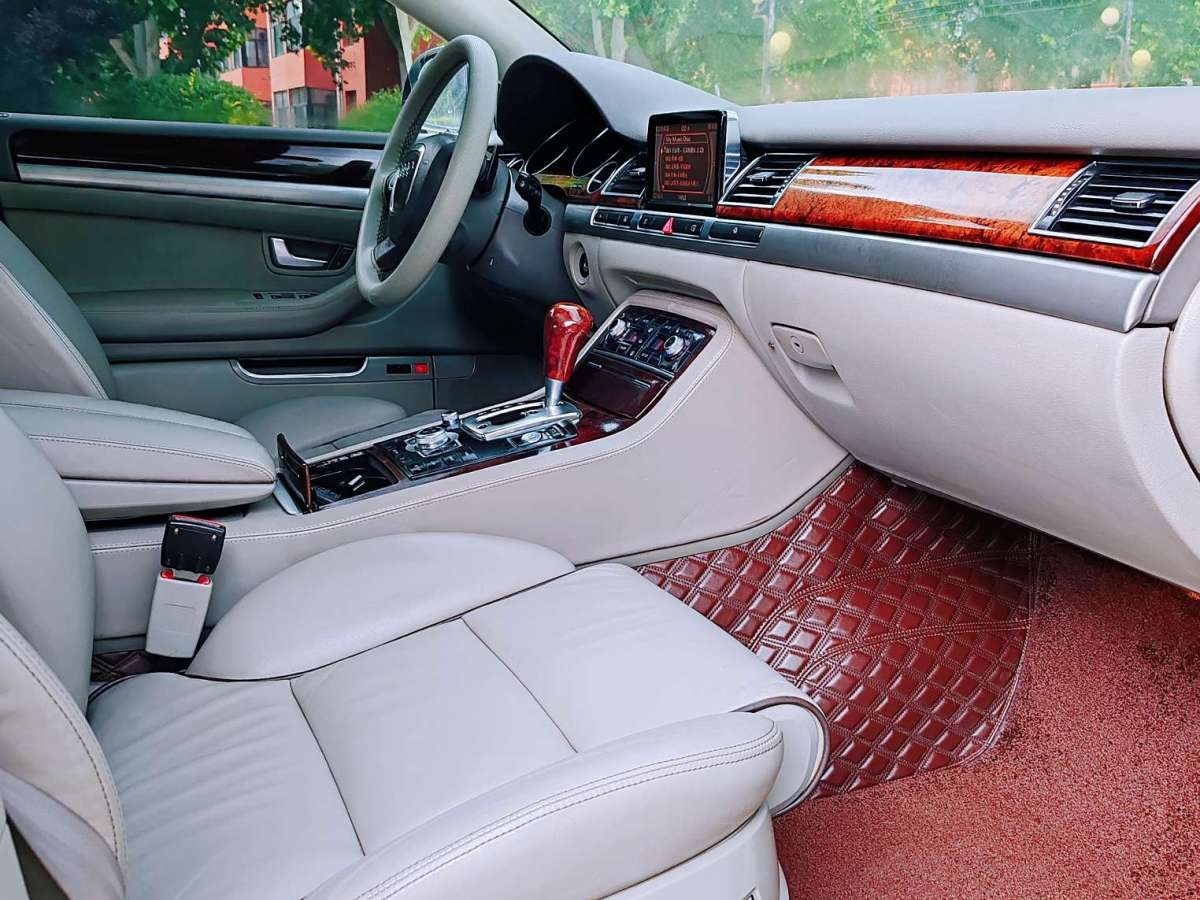 奧迪 奧迪A8  2009款 A8L 2.8 FSI 標(biāo)準(zhǔn)型圖片