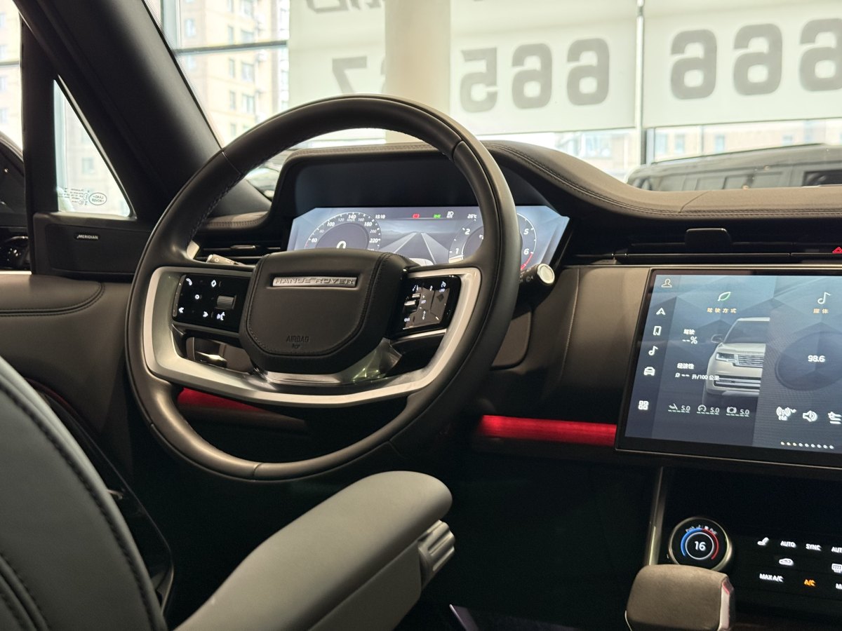 2022年8月路虎 攬勝  2023款 3.0 L6 360PS 盛世版