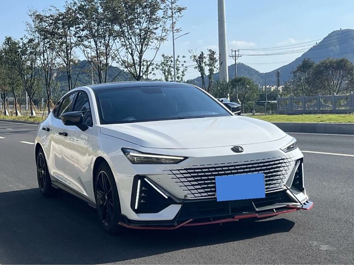 長安 長安UNI-V  2023款 1.5T 尊貴型圖片