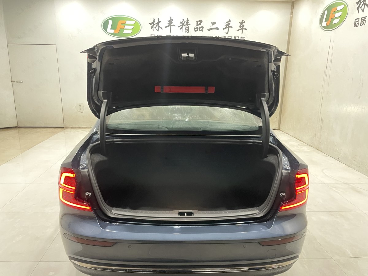 沃爾沃 S60L  2024款 B4 智逸豪華版圖片