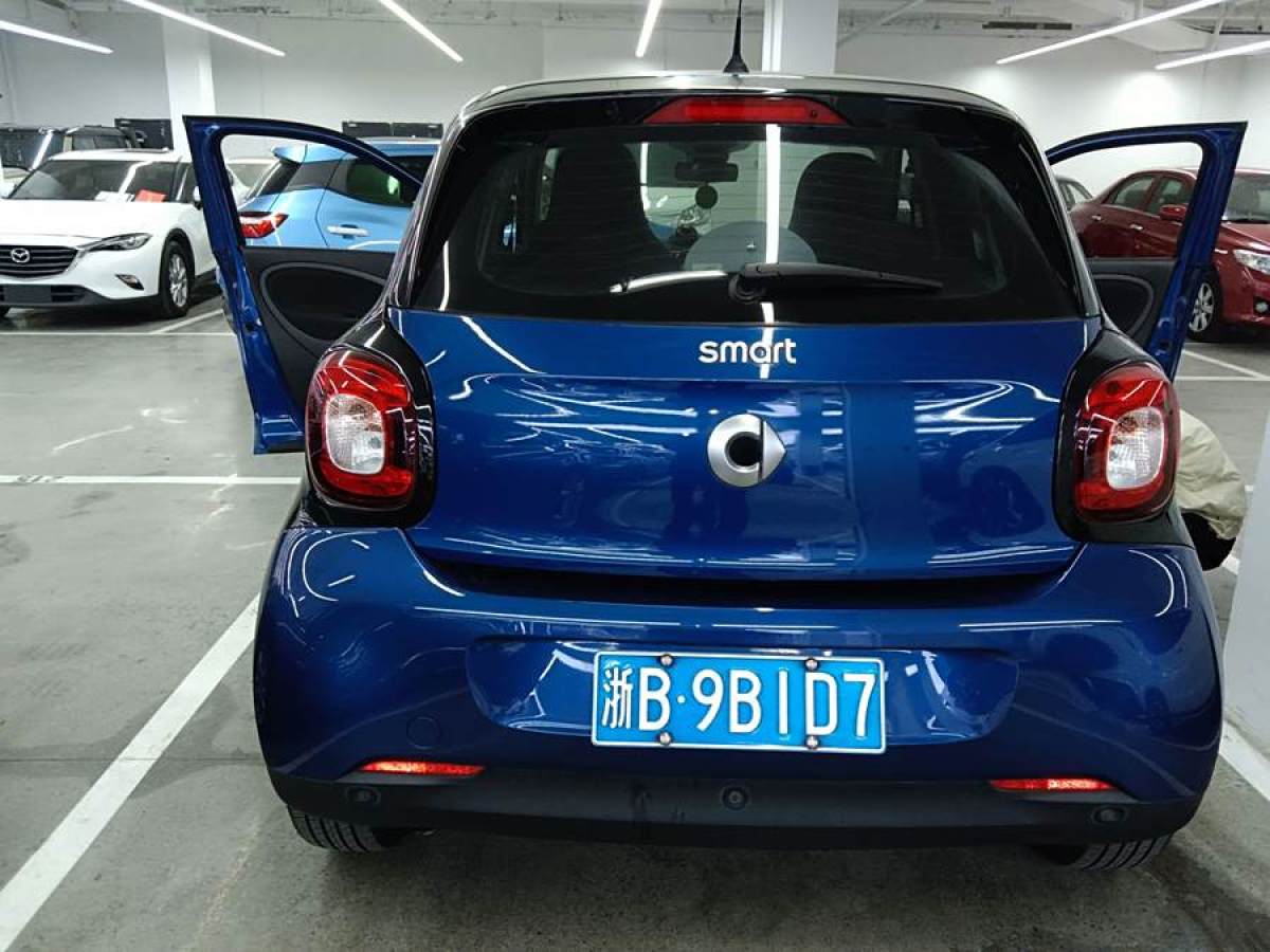 smart forfour  2016款 0.9T 66千瓦先鋒版圖片