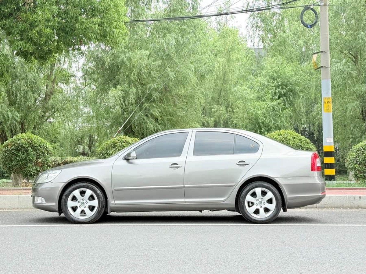 斯柯達(dá) 明銳  2010款 1.6L 手動(dòng)逸俊版圖片