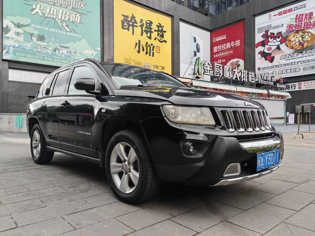 Jeep 指南者  2012款 2.0L 兩驅(qū)運(yùn)動版圖片