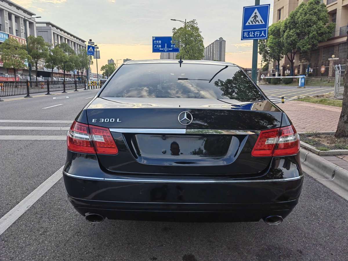 奔馳 奔馳E級  2013款 E 260 L CGI優(yōu)雅型圖片