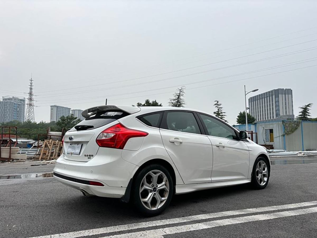 福特 ?？怂? 2012款 兩廂 2.0L 手動豪華運動型圖片