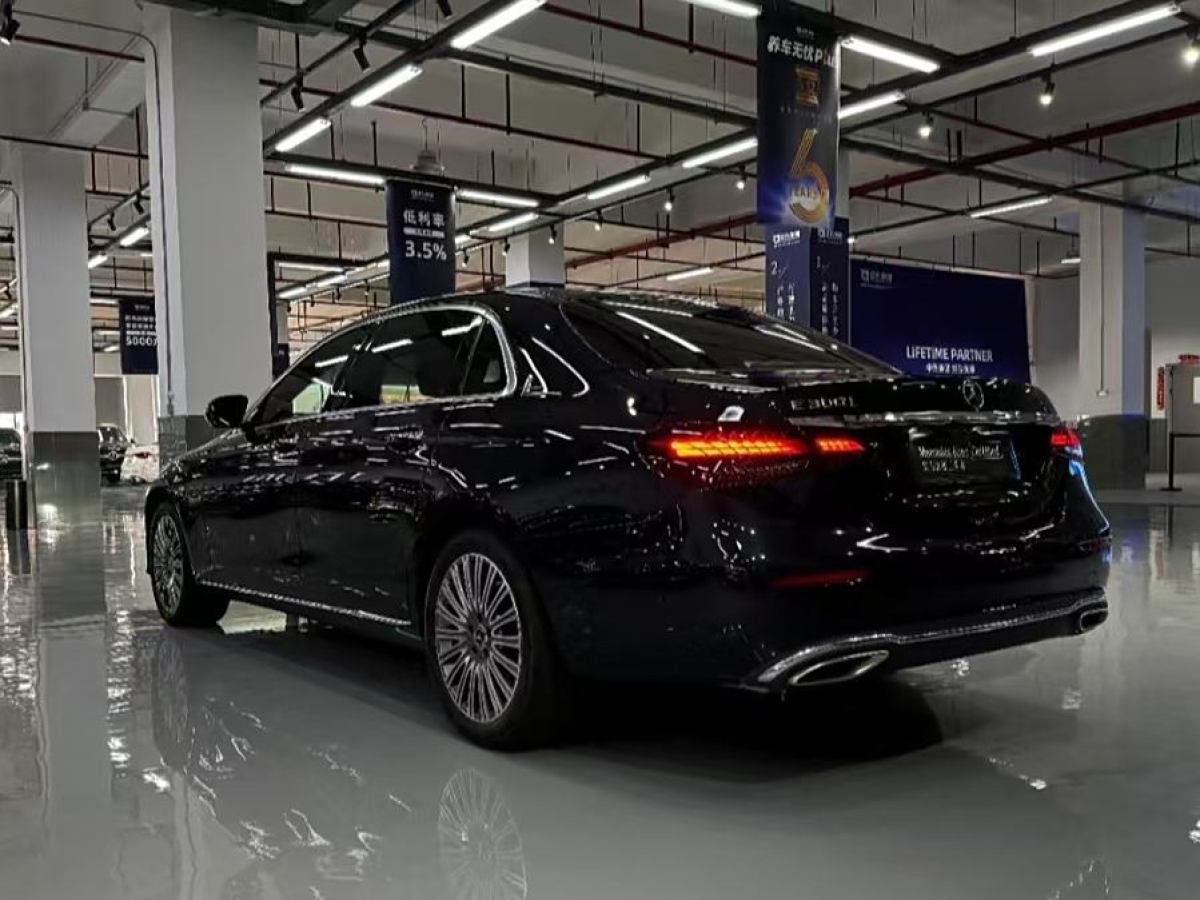 奔馳 奔馳E級(jí)  2022款 改款二 E 300 L 豪華型圖片