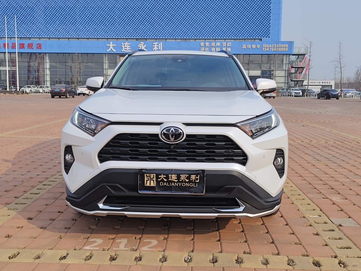 豐田 RAV4  2018款 榮放 2.0L CVT兩驅(qū)風(fēng)尚版圖片