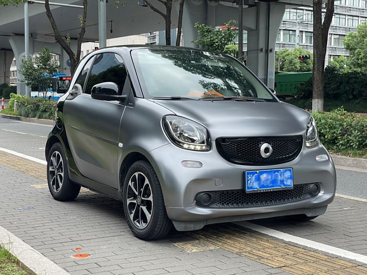 2016年9月smart fortwo  2015款 1.0L 52千瓦硬頂激情版