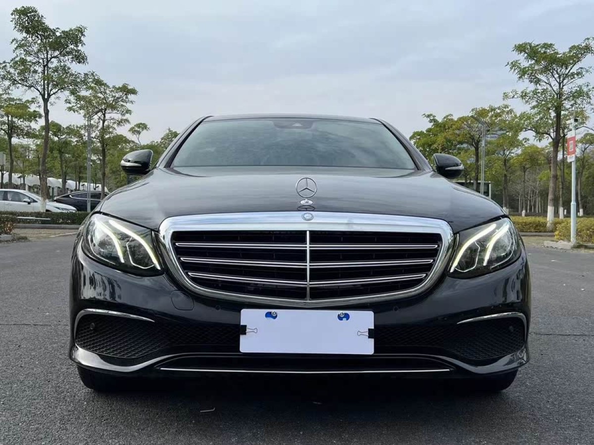 奔馳 奔馳E級  2022款 改款 E 300 L 時尚型圖片