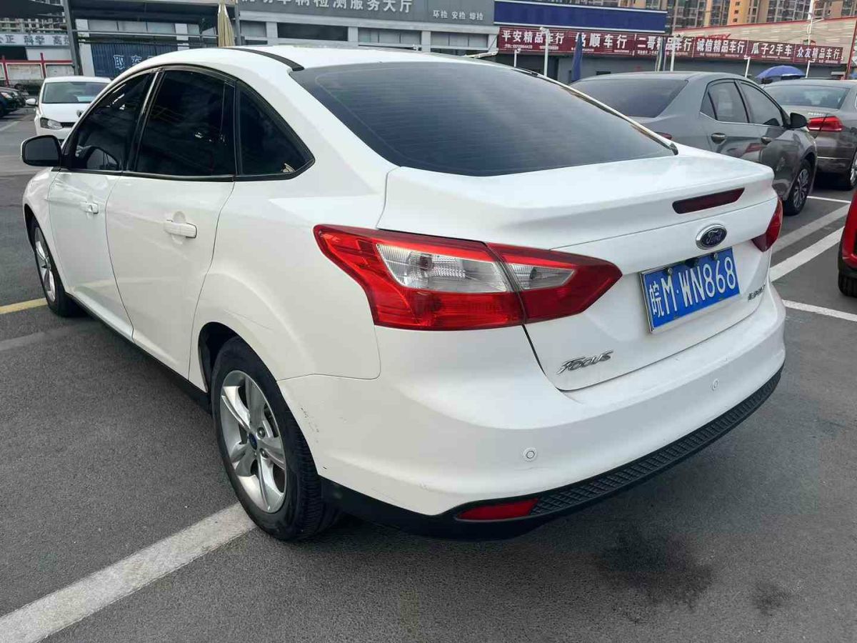 啟辰 R50  2013款 1.6L 北斗導(dǎo)航版圖片