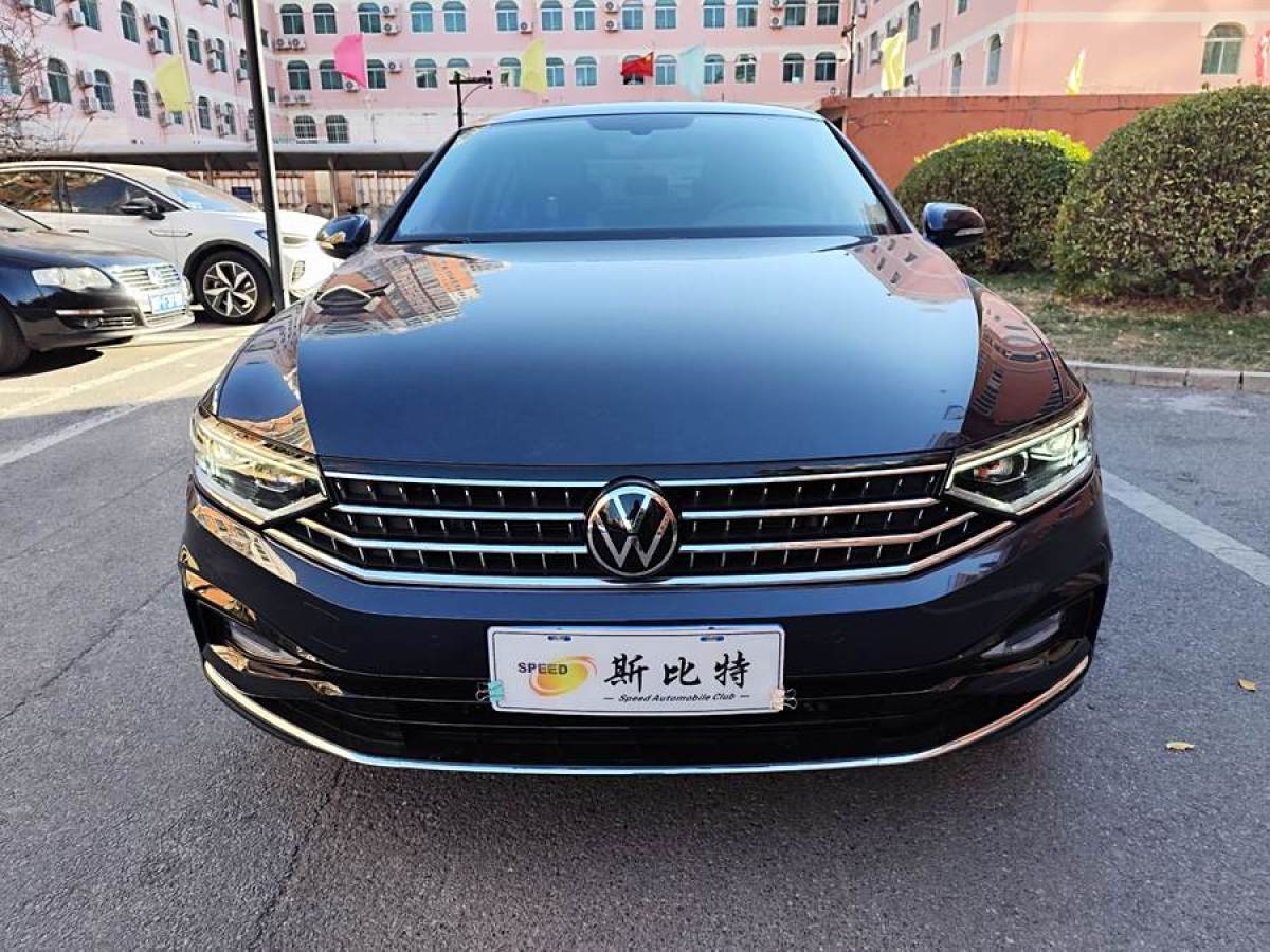 大眾 邁騰  2023款 200萬輛紀念版 330TSI DSG領(lǐng)先型圖片