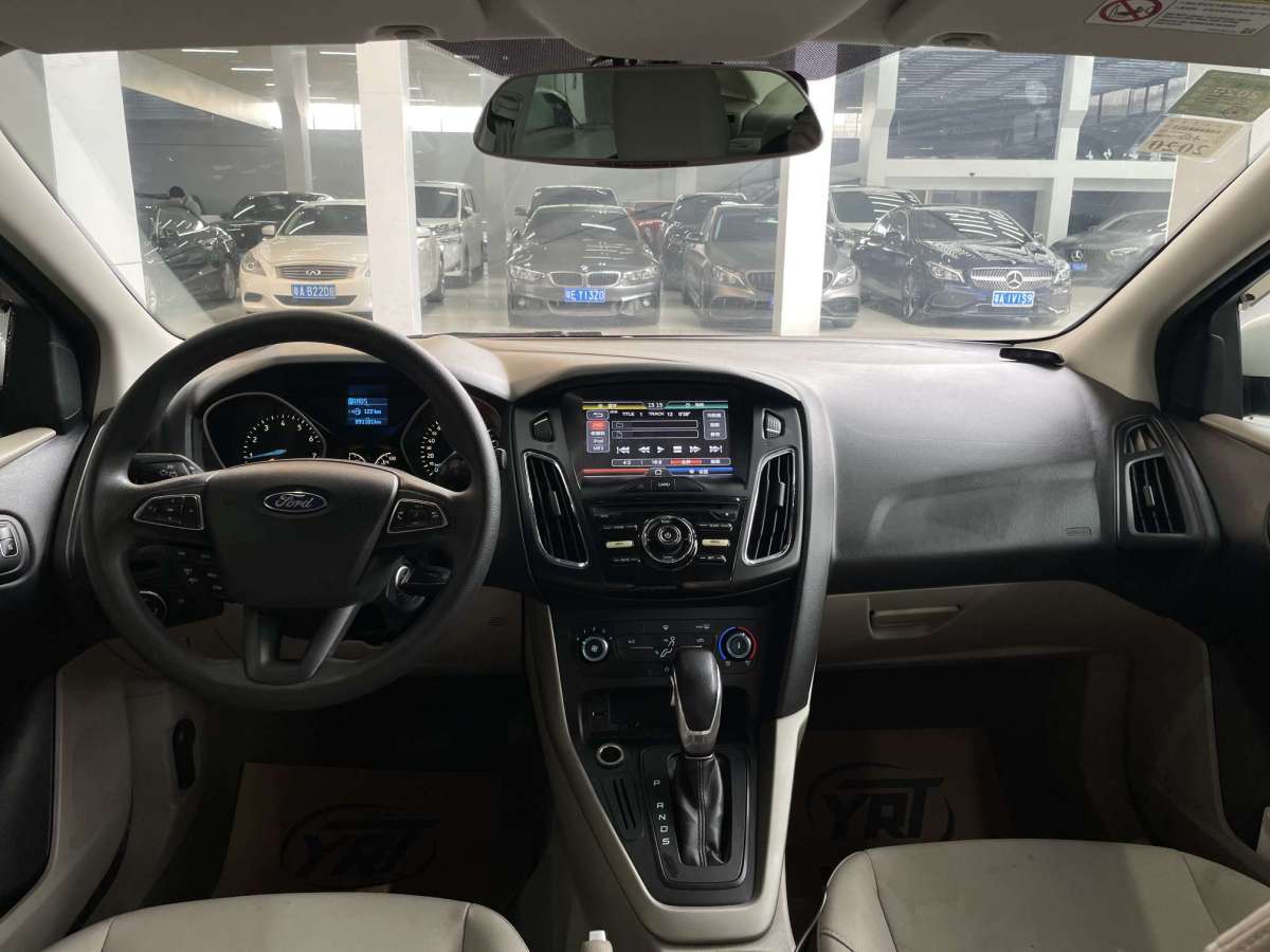 2016年5月福特 福克斯  2015款 三厢 1.6L 自动舒适型