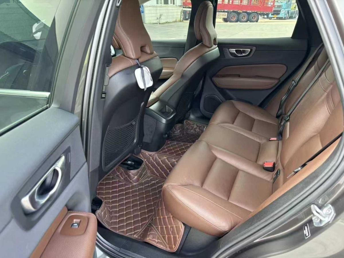 沃爾沃 XC60  2020款 T4 智行豪華版圖片
